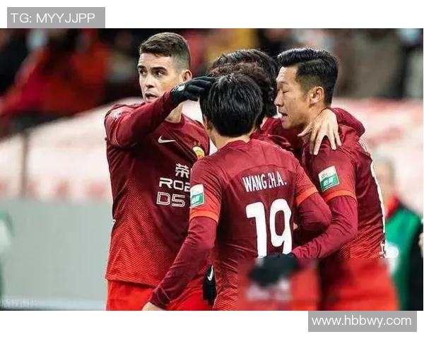 欧冠激战巴萨险胜里昂四比三转会传闻引发球迷热议