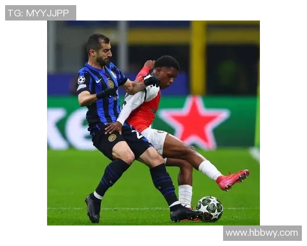 友谊赛精彩对决那不勒斯与国米战成平局帽子戏法引发全场热烈反响