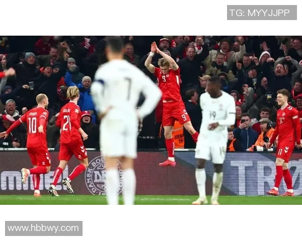 那不勒斯大胜曼联5-1友谊赛精彩瞬间引发全场欢呼