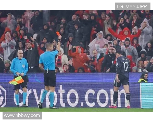 国王杯惊喜时刻本菲卡与多特蒙德战平引发全场沸腾 国王杯惊喜时刻本菲卡与多特蒙德战平引发全场沸腾